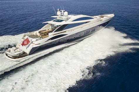  luxury yacht casino royale